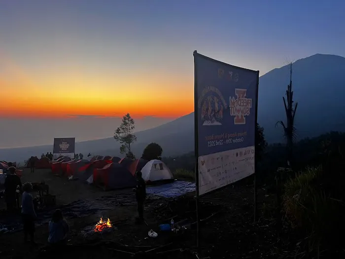 Pos pendaki Pucak sari and gunung 2