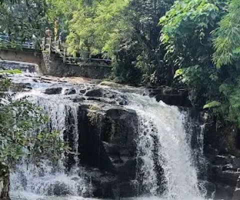 Penimbugan Twin Waterfall