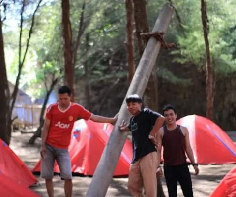 Cemara Educamp Pantai Serang
