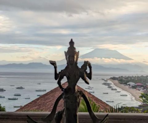 Lembongan Beach Villas