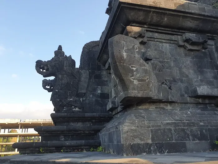 Monumen Taman Mumbul 7