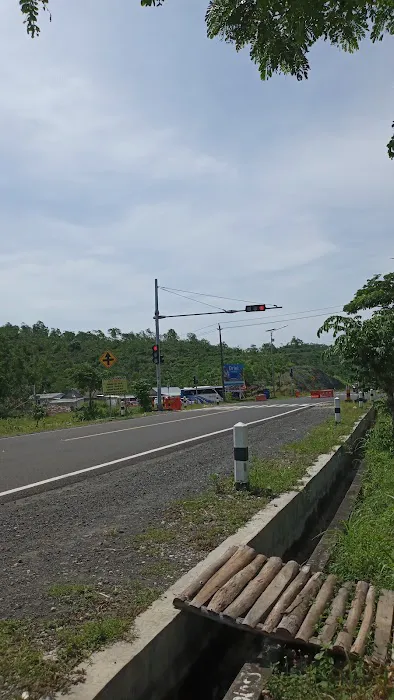 Simpang Empat JJLS Kemadang 0