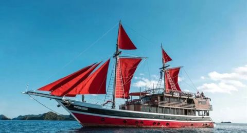 What Makes Private Cruises in Raja Ampat Unique